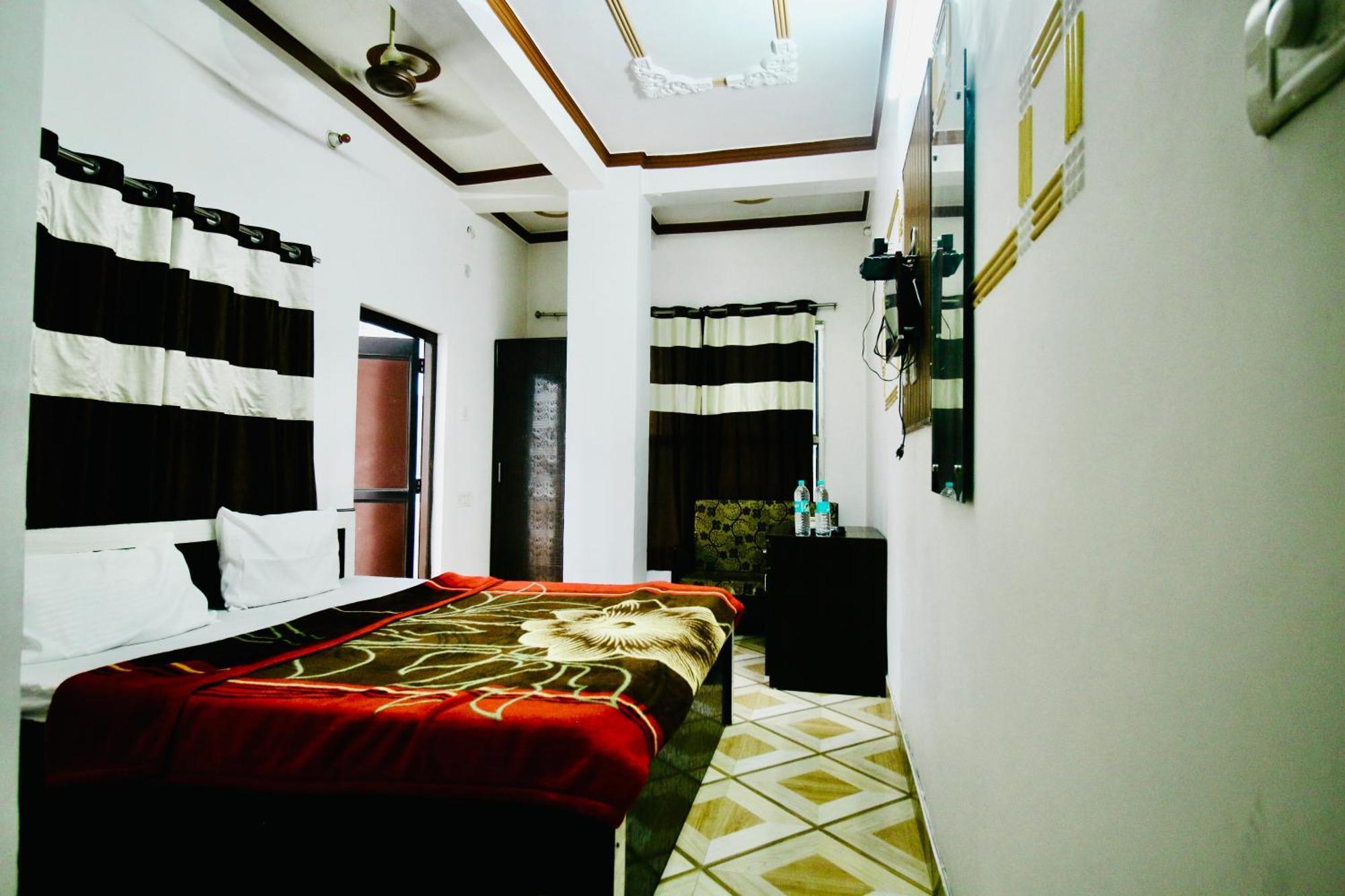 Sattva Cafe And Motel Rishikesh Bagian luar foto
